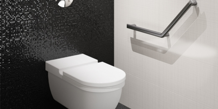 L’image d’un établissement public se reflète aussi dans ses sanitaires ! Le design y a donc sa place, sans faire de l’ombre à la technicité des équipements...