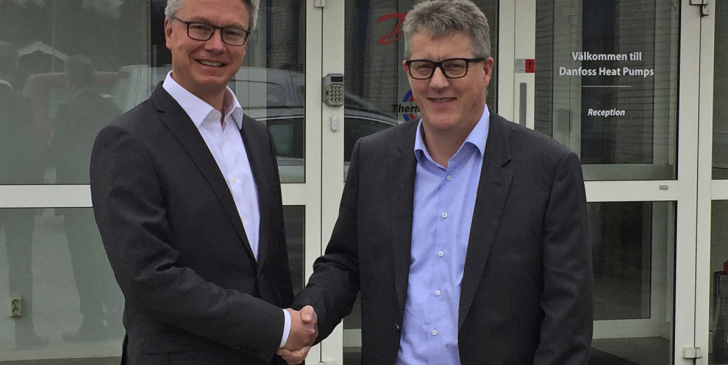 Dr. Kai Schiefelbein (à gauche), directeur général du groupe Stiebel Eltron, et Troels H. Petersen, responsable de la stratégie d'entreprise, Danfoss A/S.